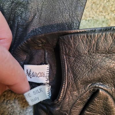 Womenâ€™s Sz XS/S Neiman Marcus Leather Gloves and More (PC1-CE)