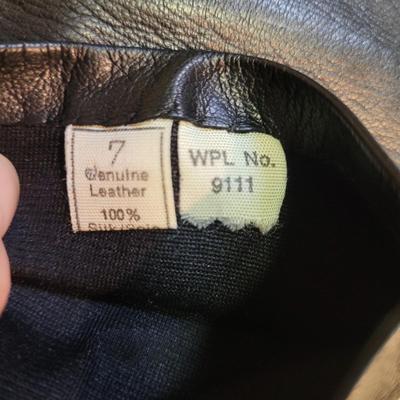 Womenâ€™s Sz XS/S Neiman Marcus Leather Gloves and More (PC1-CE)