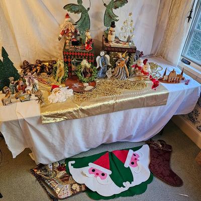 Assorted Christmas Home Decor incl. Rugs & More (BR2-JS)