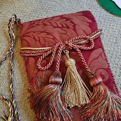 Assorted Christmas Home Decor incl. Rugs & More (BR2-JS)