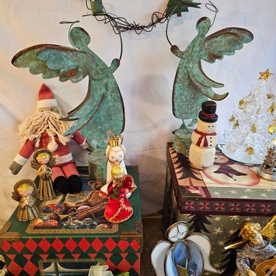 Assorted Christmas Home Decor incl. Rugs & More (BR2-JS)