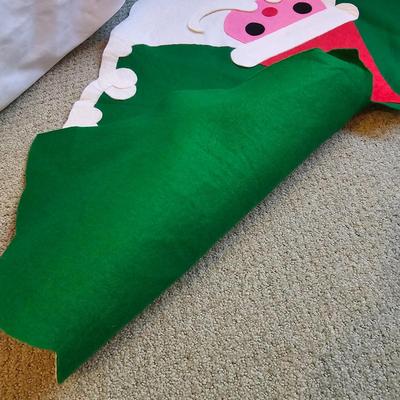 Assorted Christmas Home Decor incl. Rugs & More (BR2-JS)