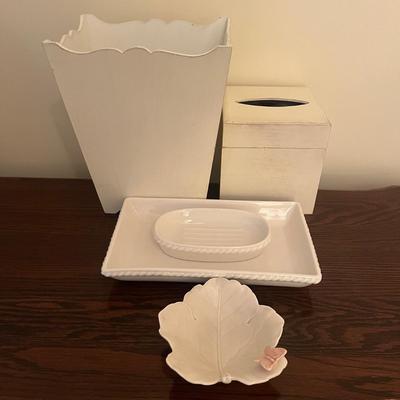 Bathroom Accessories Including Fitz & Floyd Dish (BR3-MG)