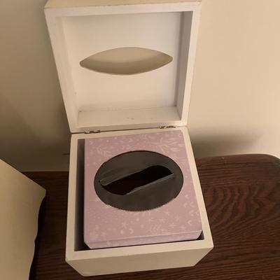 Bathroom Accessories Including Fitz & Floyd Dish (BR3-MG)