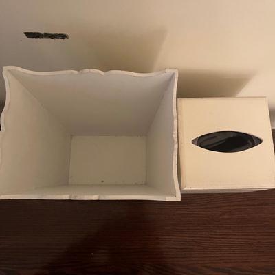 Bathroom Accessories Including Fitz & Floyd Dish (BR3-MG)