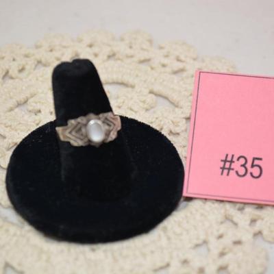 Vintage 925 Sterling Ring with Moonstone Size 7, 2.9g