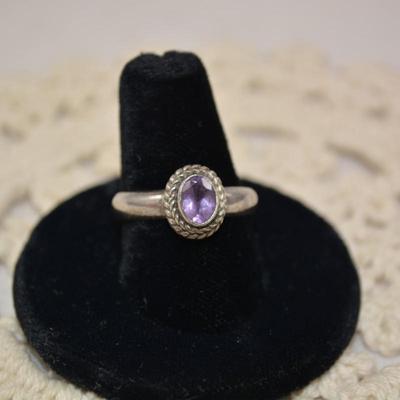 Vintage 925 Sterling Ring with Amethyst Size 8.5, 5.8g