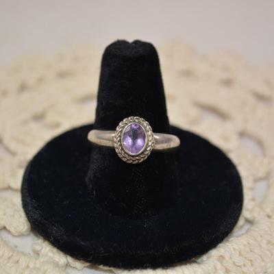 Vintage 925 Sterling Ring with Amethyst Size 8.5, 5.8g