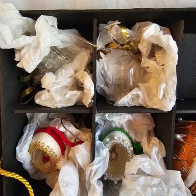 Miscellaneous Christmas Ornaments  & Storage Boxes  (BR2-JS)
