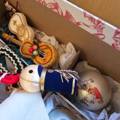 Miscellaneous Christmas Ornaments  & Storage Boxes  (BR2-JS)