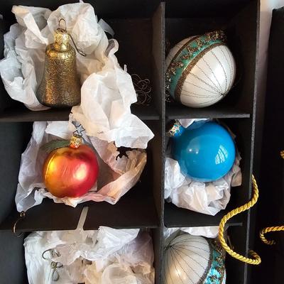 Miscellaneous Christmas Ornaments  & Storage Boxes  (BR2-JS)