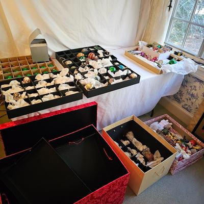 Miscellaneous Christmas Ornaments  & Storage Boxes  (BR2-JS)