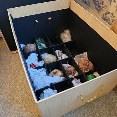 Miscellaneous Christmas Ornaments  & Storage Boxes  (BR2-JS)