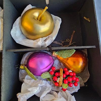 Miscellaneous Christmas Ornaments  & Storage Boxes  (BR2-JS)
