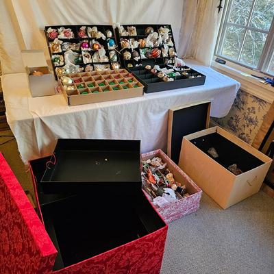 Miscellaneous Christmas Ornaments  & Storage Boxes  (BR2-JS)