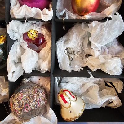 Miscellaneous Christmas Ornaments  & Storage Boxes  (BR2-JS)