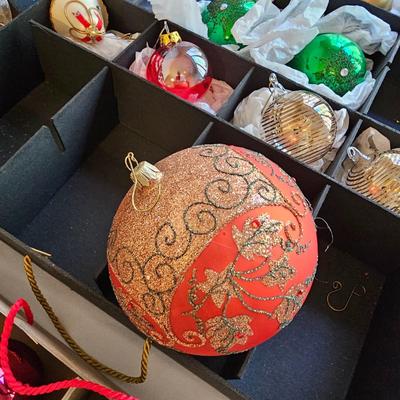 Miscellaneous Christmas Ornaments  & Storage Boxes  (BR2-JS)