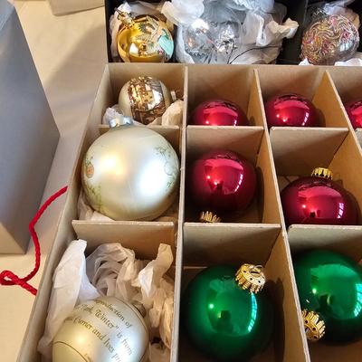 Miscellaneous Christmas Ornaments  & Storage Boxes  (BR2-JS)