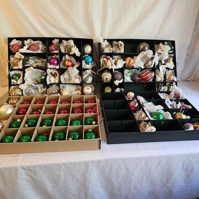 Miscellaneous Christmas Ornaments  & Storage Boxes  (BR2-JS)