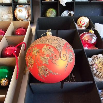 Miscellaneous Christmas Ornaments  & Storage Boxes  (BR2-JS)