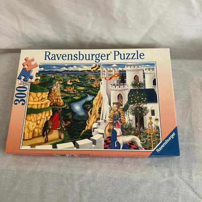 Board Games & Puzzles (UH-MG)
