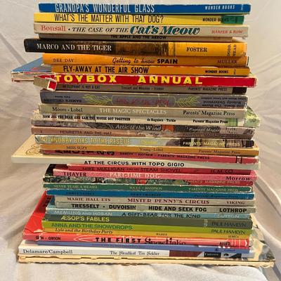 Childrenâ€™s Books, Puzzles & Vinyl (UH-MG)