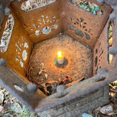 Iron Pagoda Shaped Outdoor Light (P-MG)