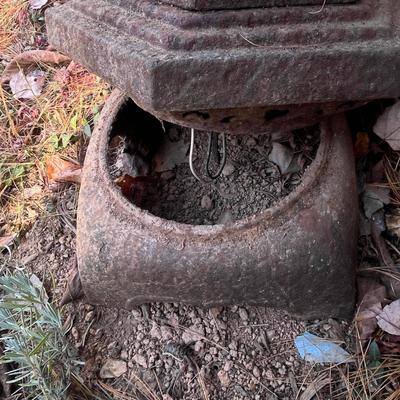 Iron Pagoda Shaped Outdoor Light (P-MG)