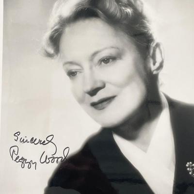 Peggy Wood signed photo