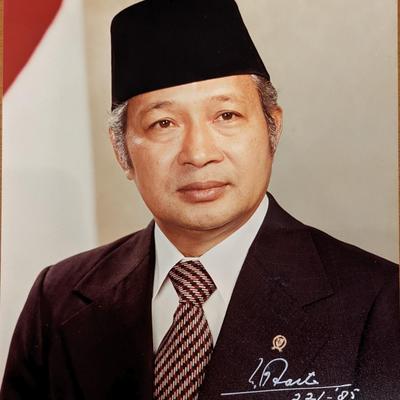 Indonesian President Suharto Signed Photo