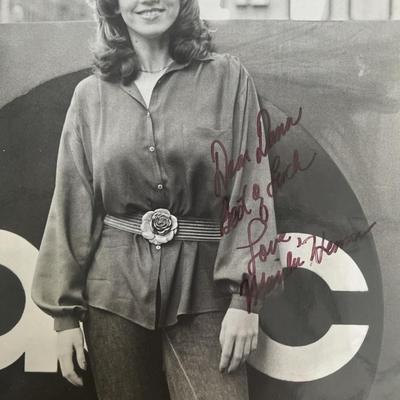 Taxi Marilu Henner signed photo