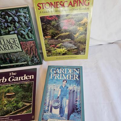 Gardening Books Collection (UH-JS)