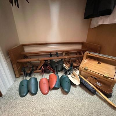 Eddie Bauer Cedar Shoe Rack, Shoe Trees & More (PC2-RG)