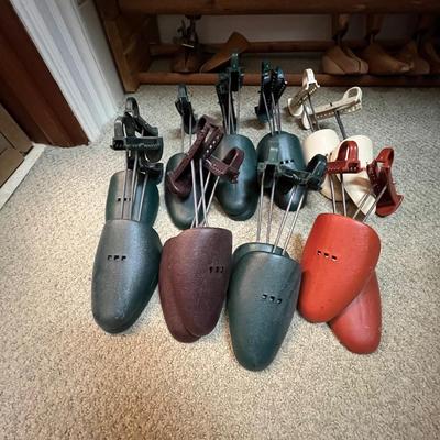 Eddie Bauer Cedar Shoe Rack, Shoe Trees & More (PC2-RG)