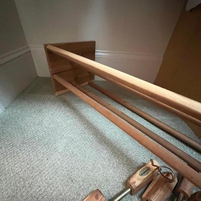 Eddie Bauer Cedar Shoe Rack, Shoe Trees & More (PC2-RG)
