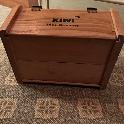 Eddie Bauer Cedar Shoe Rack, Shoe Trees & More (PC2-RG)