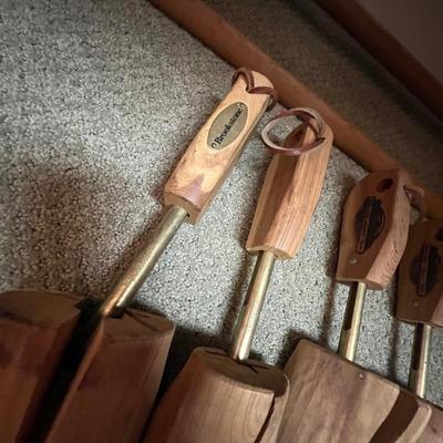 Eddie Bauer Cedar Shoe Rack, Shoe Trees & More (PC2-RG)