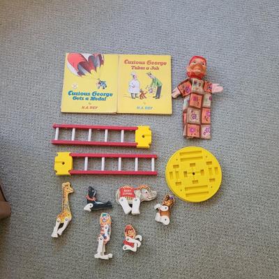 Fisher Price Circus Ring with Jester Hand-puppet and Curious George Books (UH-KW)