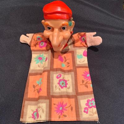 Fisher Price Circus Ring with Jester Hand-puppet and Curious George Books (UH-KW)