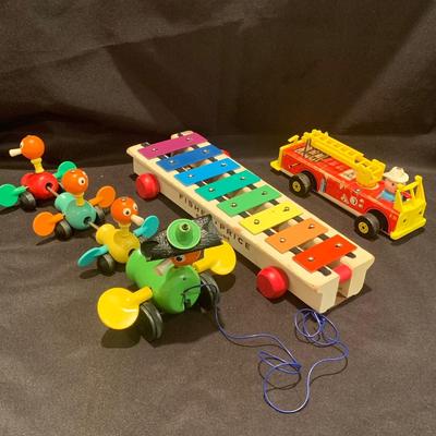 Vintage Fisher Price Toys (UH-KW)