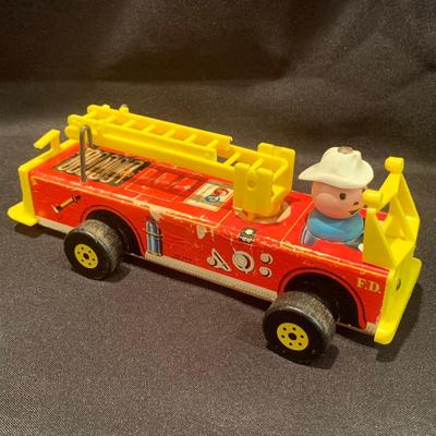 Vintage Fisher Price Toys (UH-KW)