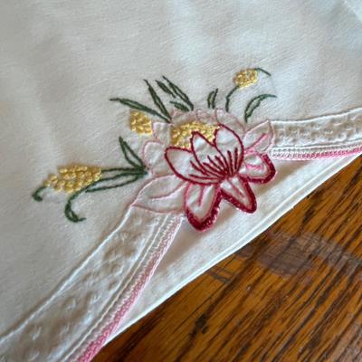 2 Embroidered pillow cases