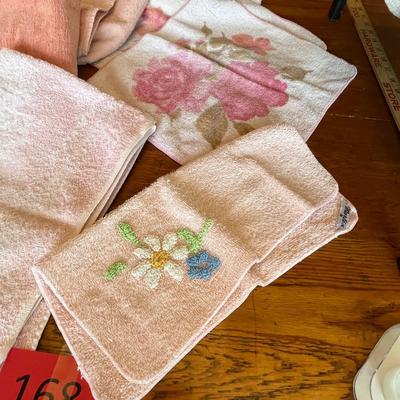 Pinks & Peach towels set