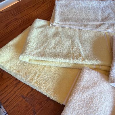 Lot of yellow towels