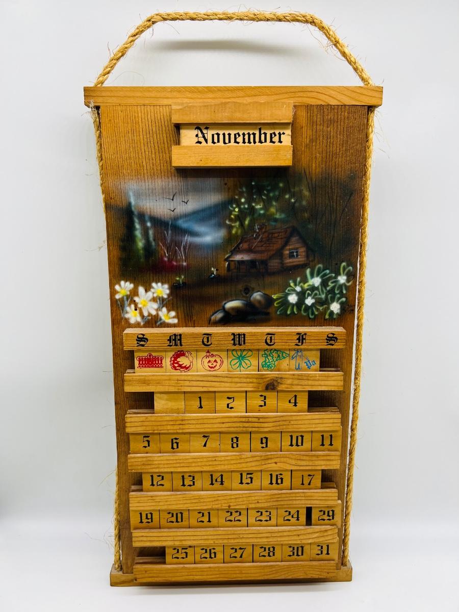 vintage-wooden-calendar-estatesales