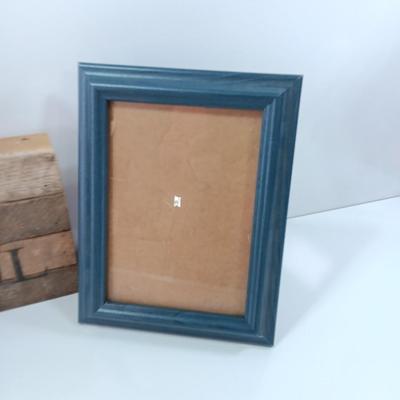 Wooden slat wall sign " Hello Beautiful" with a blue picture frame for the Beautiful's picture