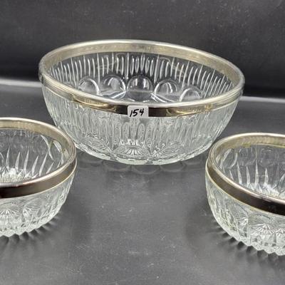 Lot of 3 glass bowls