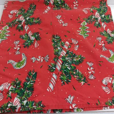 Vintage Christmas Tablecloth - Made by Springmaid