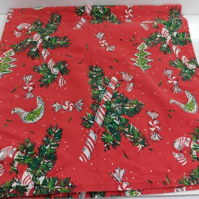 Vintage Christmas Tablecloth - Made by Springmaid