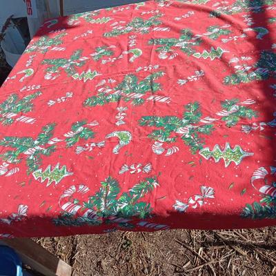 Vintage Christmas Tablecloth - Made by Springmaid